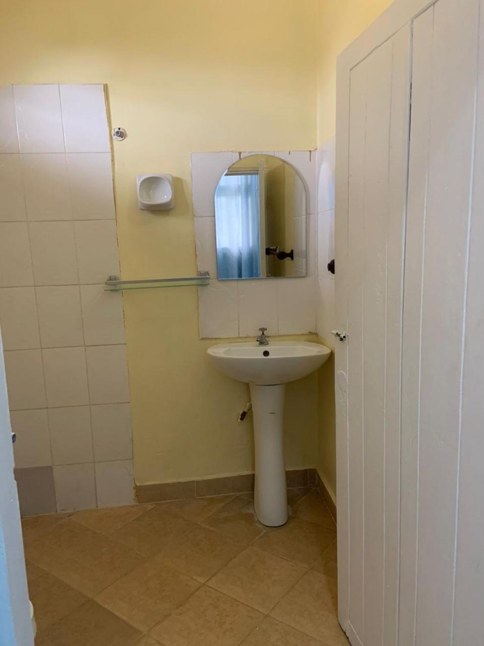 Kibodya Hotel Nkrumah Dar es Salaam Phòng bức ảnh